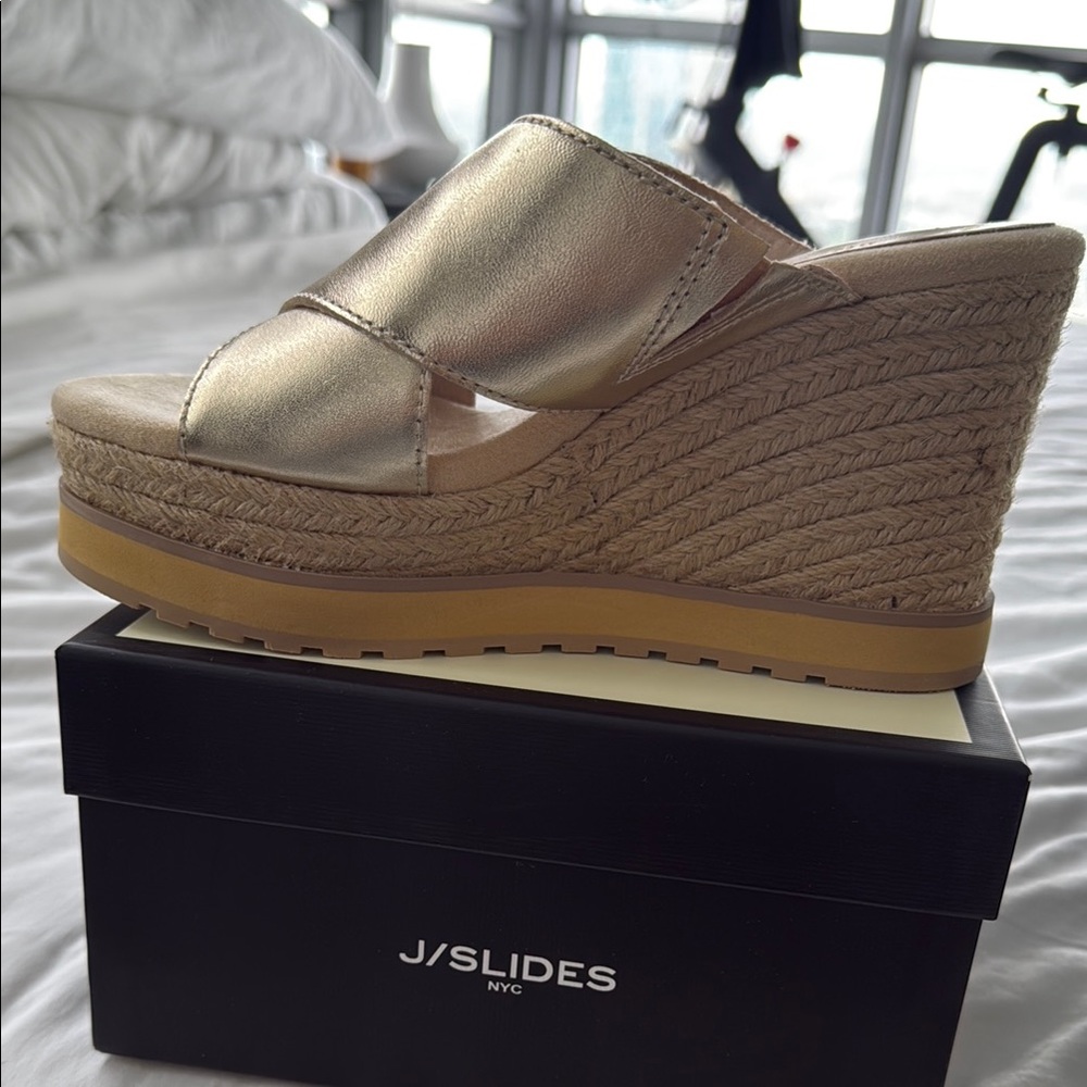 J/SLIDES Gold Wedge Shoes with Metallic Finish